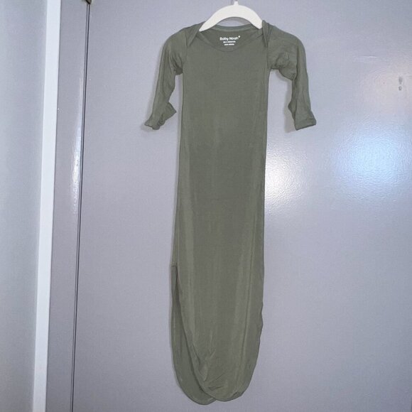 Baby Noah Newborn Baby Bamboo Knotted Gown Army Green Size 0-3 Months - Picture 2 of 4